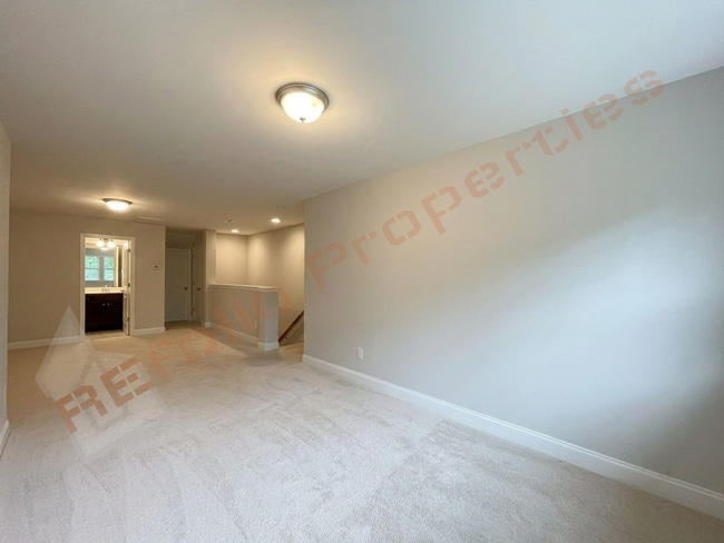 Building Photo - 139 Manordale Dr