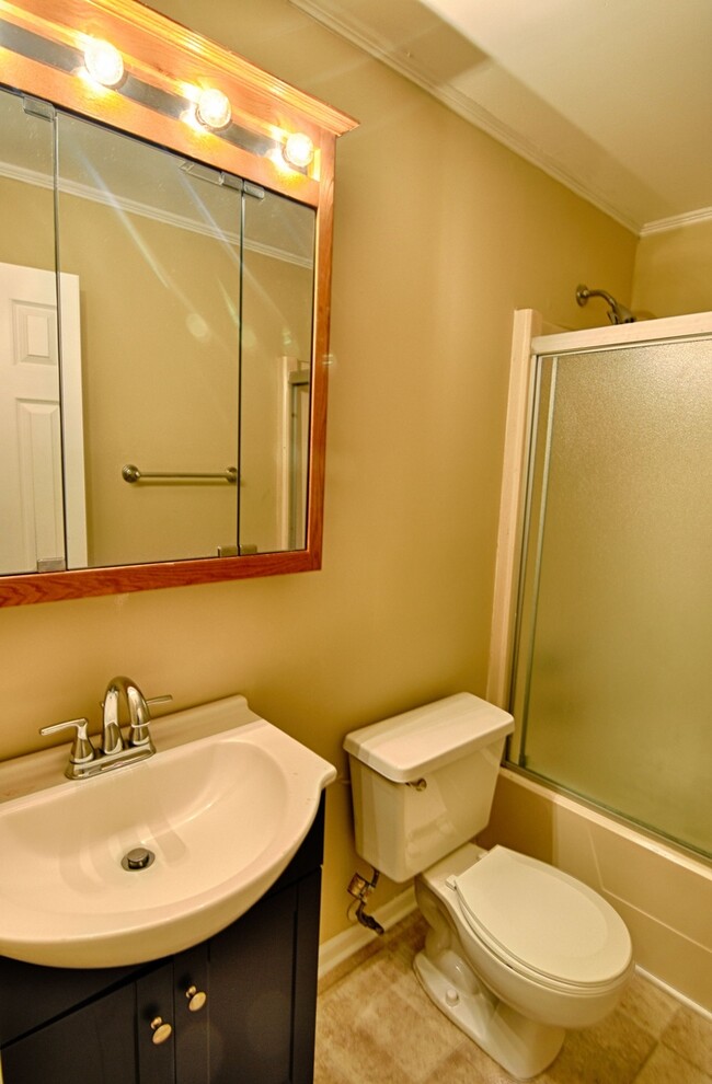 Building Photo - 106 Forsyth Dr