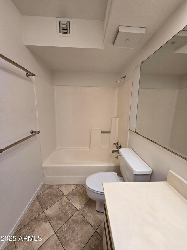 Building Photo - 5035 N 10th Pl