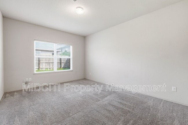Building Photo - 205 Tallow Trl