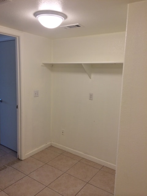 Building Photo - 2328 S Fallbrook Dr