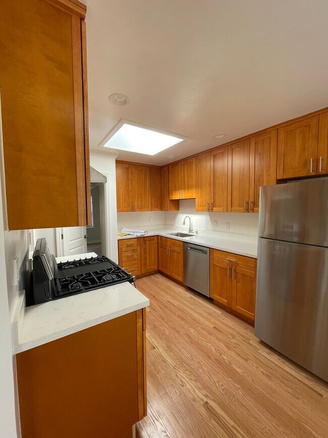 Building Photo - G4 | (M&amp;R) 412-414 &amp; 416 E Street