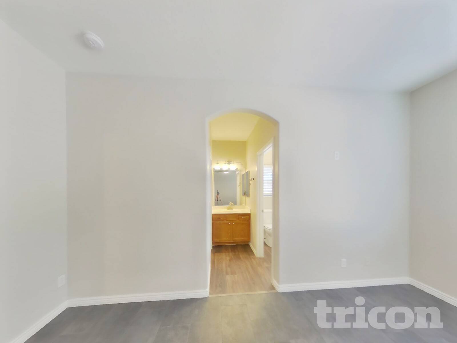 Building Photo - 8418 W Sonora St