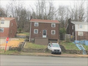 Building Photo - Woodstock Ave 2673