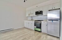 Building Photo - 502 Central Ave