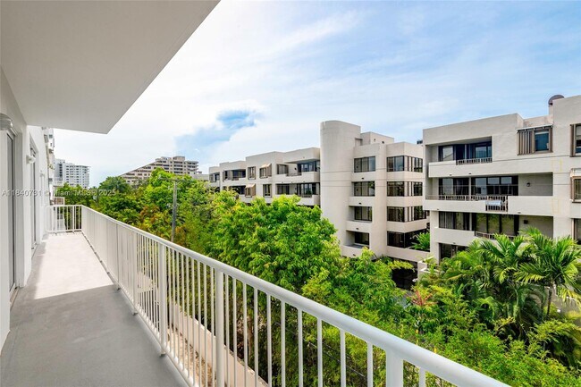 Building Photo - 50 Ocean Ln Dr