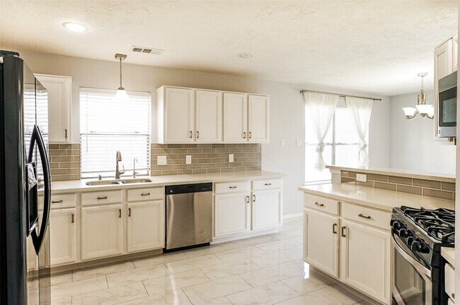 Building Photo - 16915 Pheasant Ridge Dr