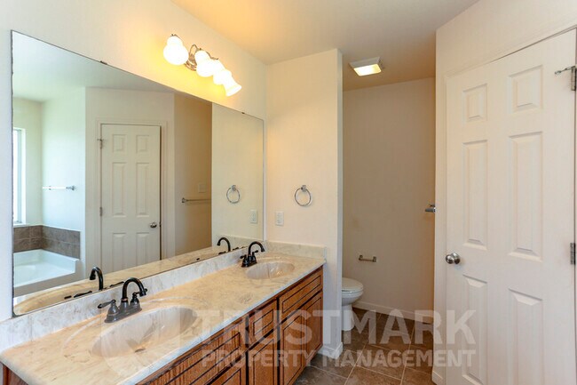 Building Photo - 3204 W Canadian River Loop