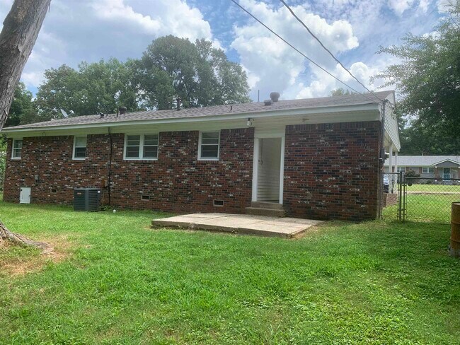 Building Photo - 3095 Ruskin Rd