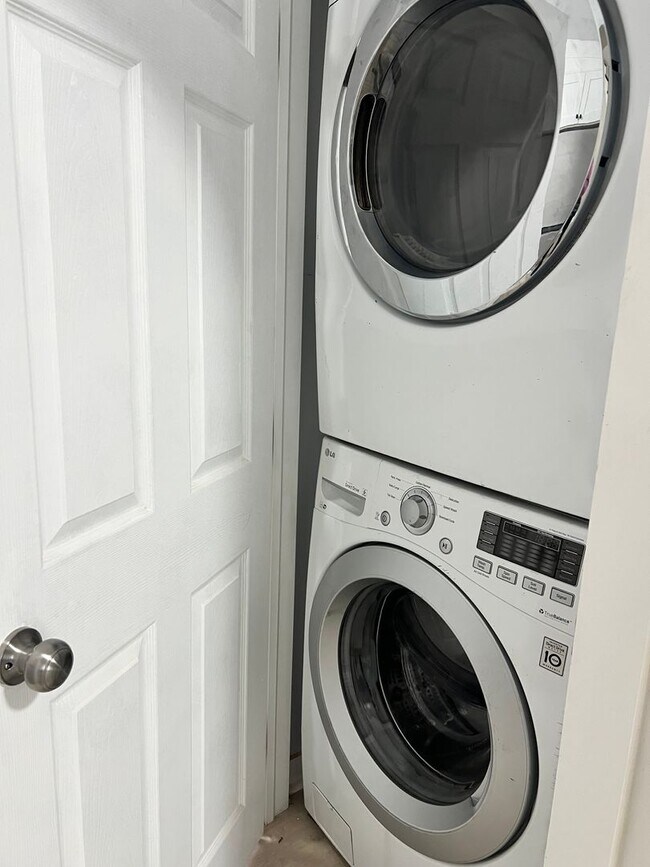 Building Photo - Remodeled 3b/1.5b House. Section 8 ONLY!