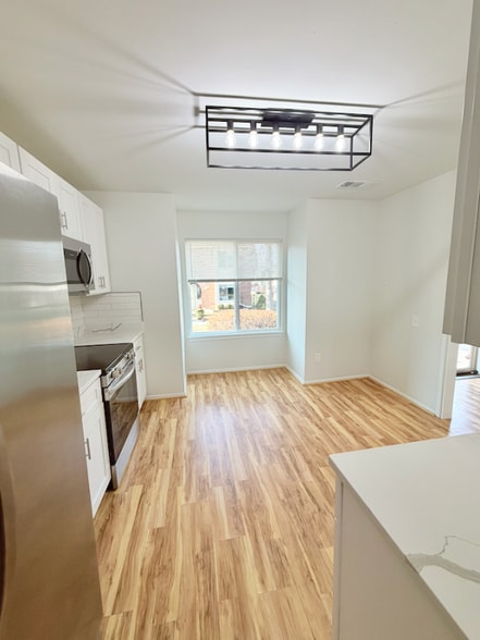 Building Photo - 9614 Marston Ln