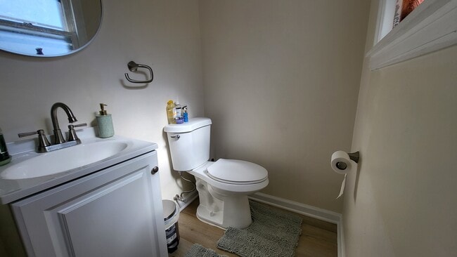 Bathroom - 156 Stoneleigh Ave
