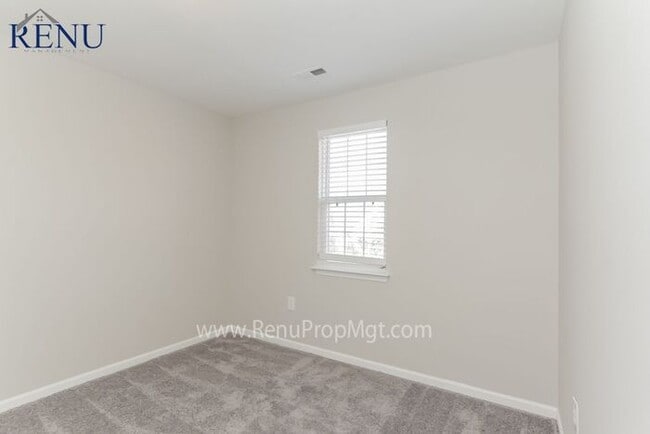 Building Photo - Available Now!! **$0 APPLICATION FEE**