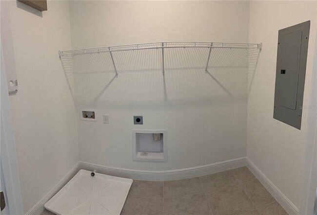 Building Photo - 10374 Pearson Ave