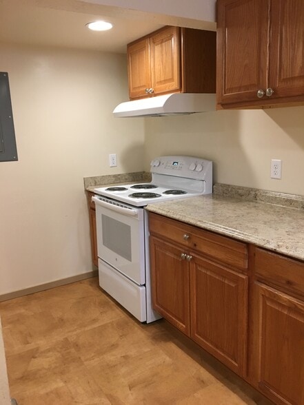 Building Photo - 323 Eddy Ave