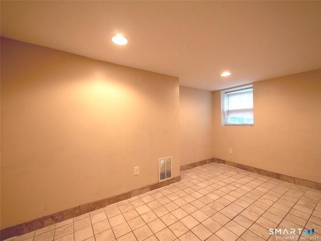 Building Photo - 467 Quinnipiac Ave