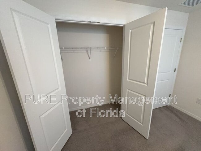 Building Photo - 618 SE 65th Terrace