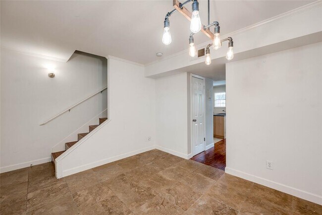 Building Photo - 2101 Polaris Ave