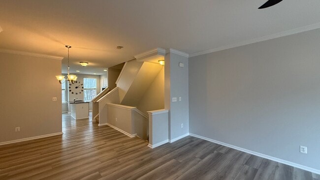 Building Photo - River Oaks Townhouse