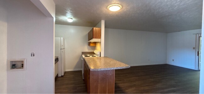 Building Photo - 6400 Starbrook Dr
