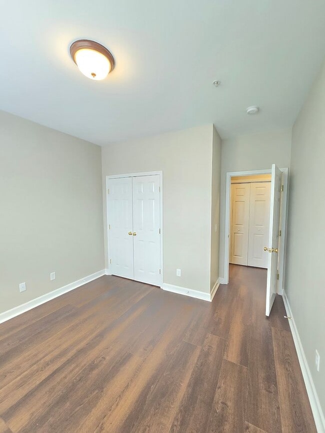Building Photo - Cape Cottages Condos - 3BD/2BA - Less than...