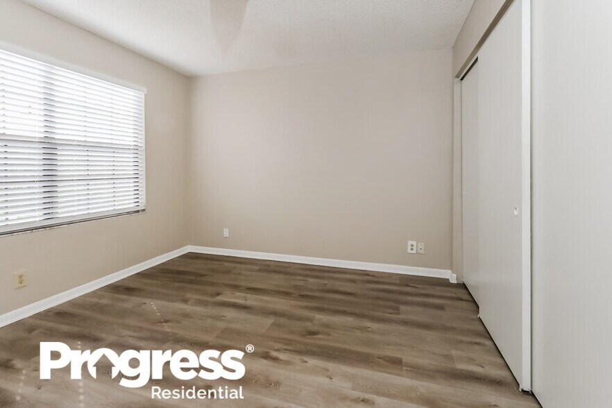 Building Photo - 1725 Shoreside Cir