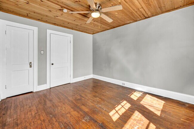 Building Photo - 1724 Preyer Ave