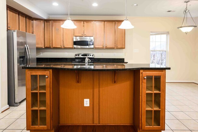 Building Photo - 2691 Sheffield Hill Way