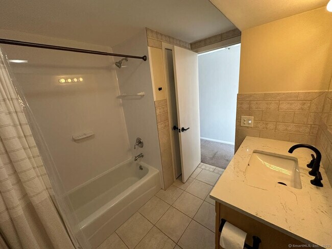 Building Photo - 56 Webster Ct