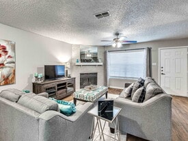 Building Photo - Windsor Place Townhomes