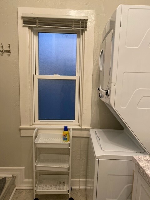 washer and dryer - 127 24th St