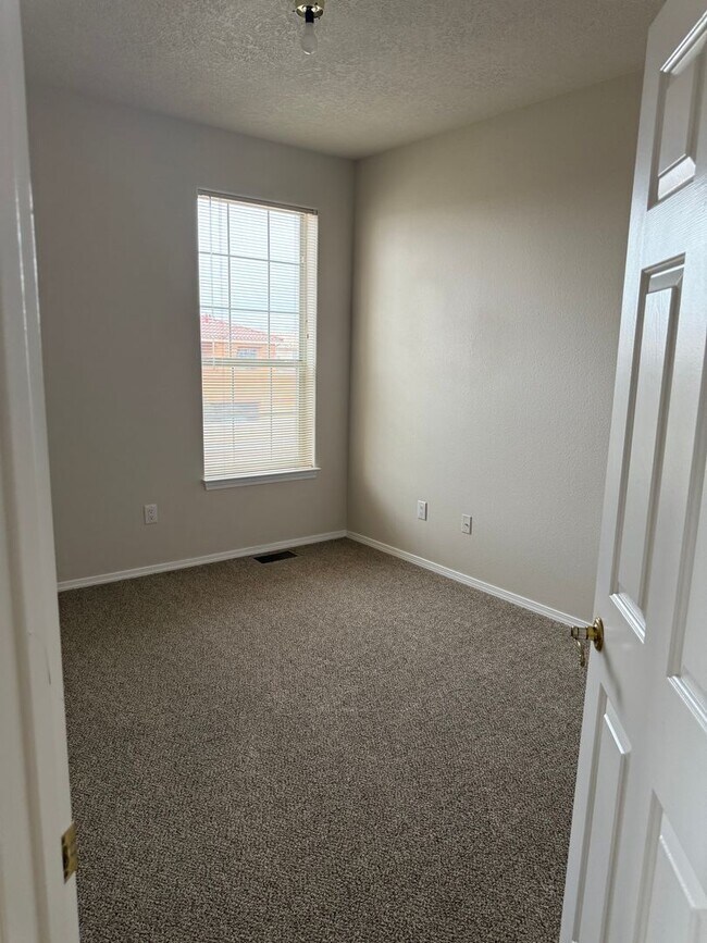 Building Photo - 5710 Balsa Ct