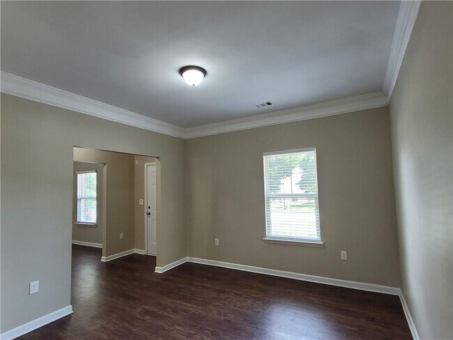 Building Photo - 6010 Stonebrook Ln