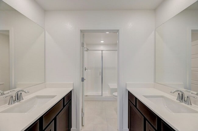 Building Photo - 10772 Paget Ct