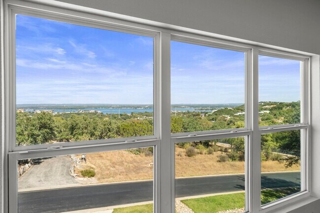 Building Photo - 105 Out Yonder