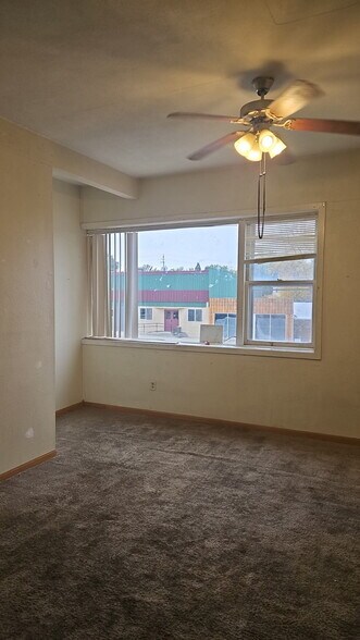 Building Photo - 125 Main St