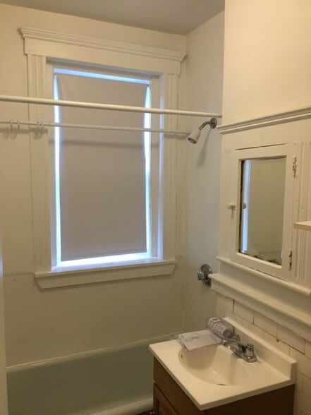 Building Photo - 1109 Boylston St