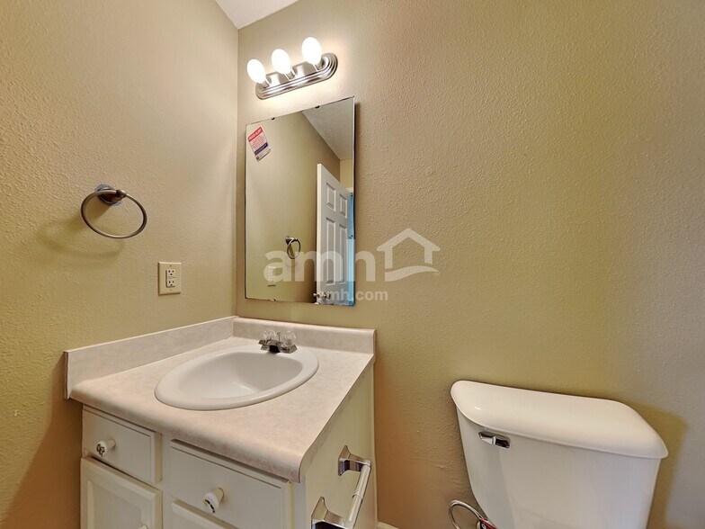 Building Photo - 10215 Noble Ct