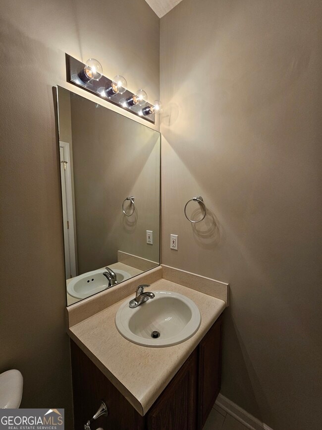 Building Photo - 407 Peachtree Club Dr