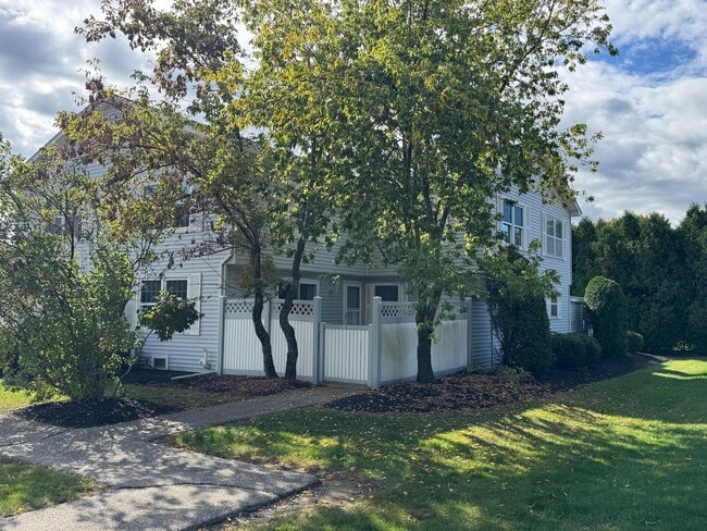 Primary Photo - 10 Springfield Est