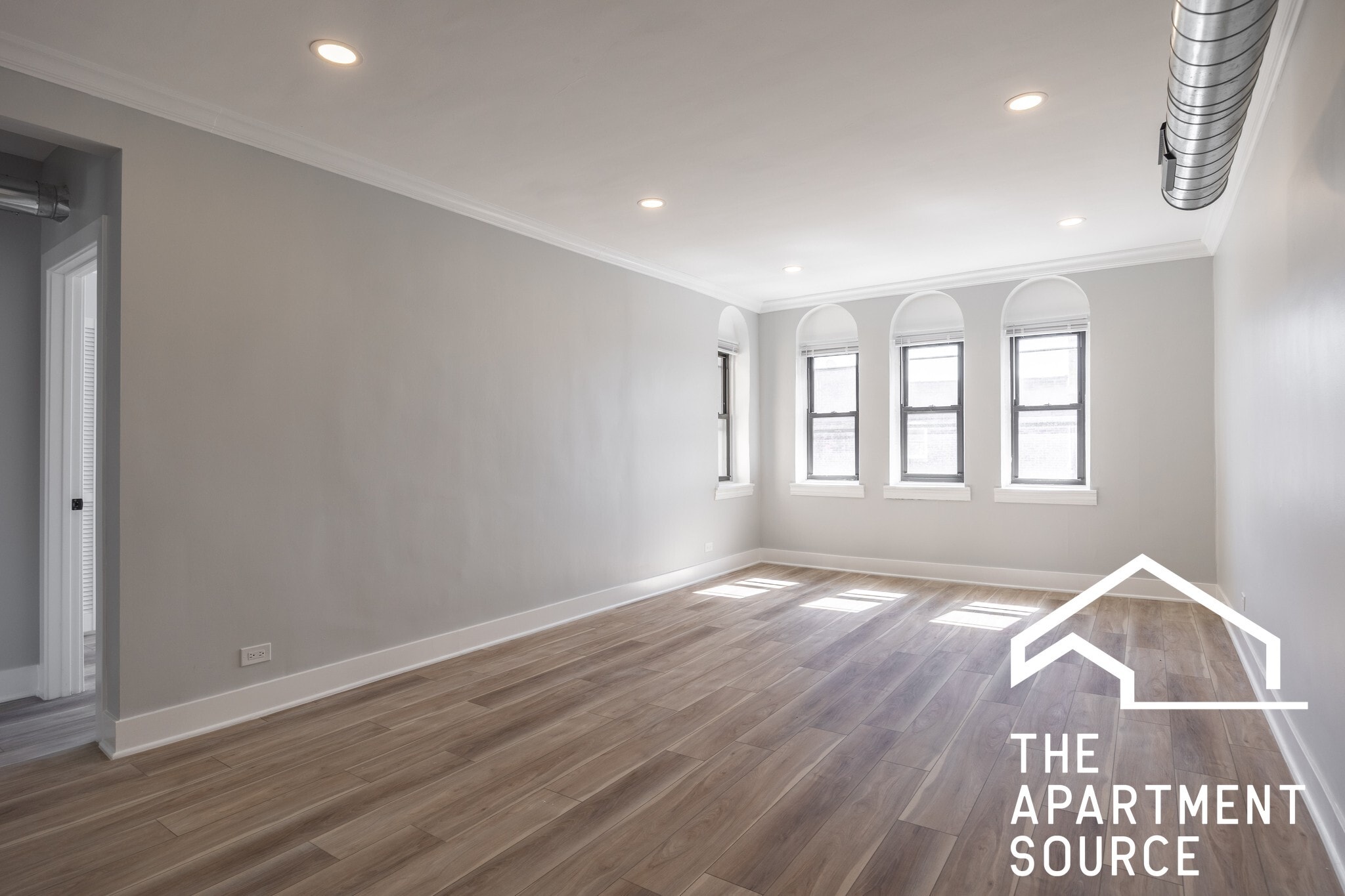 Building Photo - 6148 N Francisco Ave