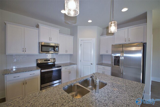 Building Photo - 104 Williams Pointe Boulevard SW