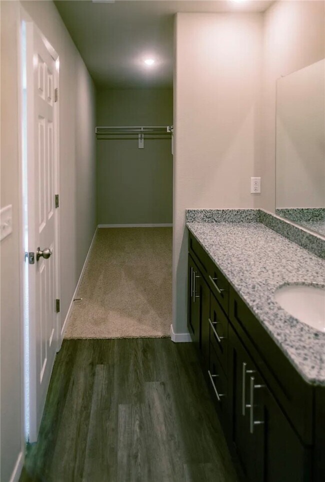 Building Photo - 2987 W McLaren Dr