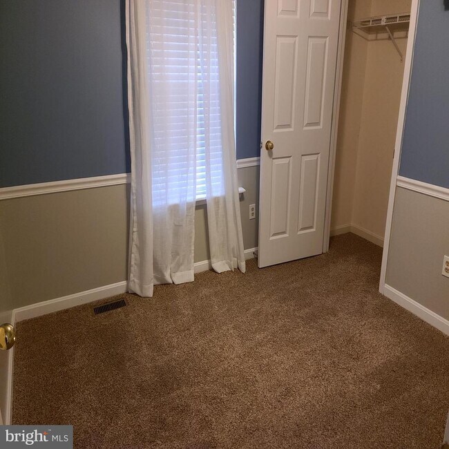 Building Photo - 135 Hill Valley Dr