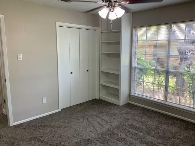 Building Photo - 11303 Titian Dr
