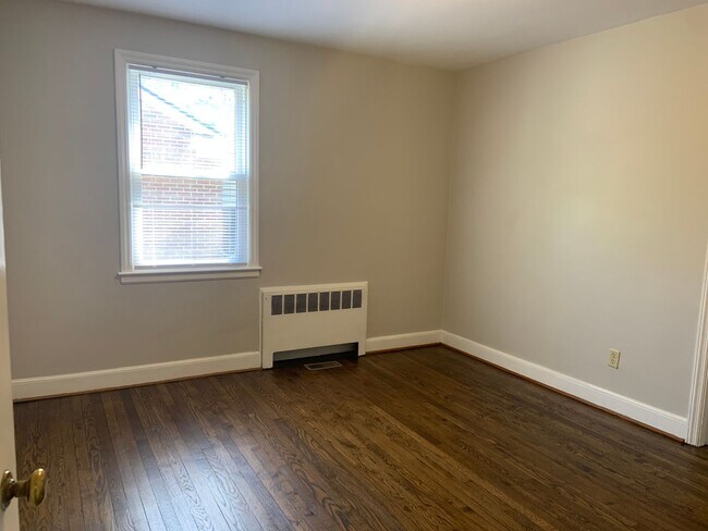 Building Photo - Kirkwood 2 BR convenient to shopping