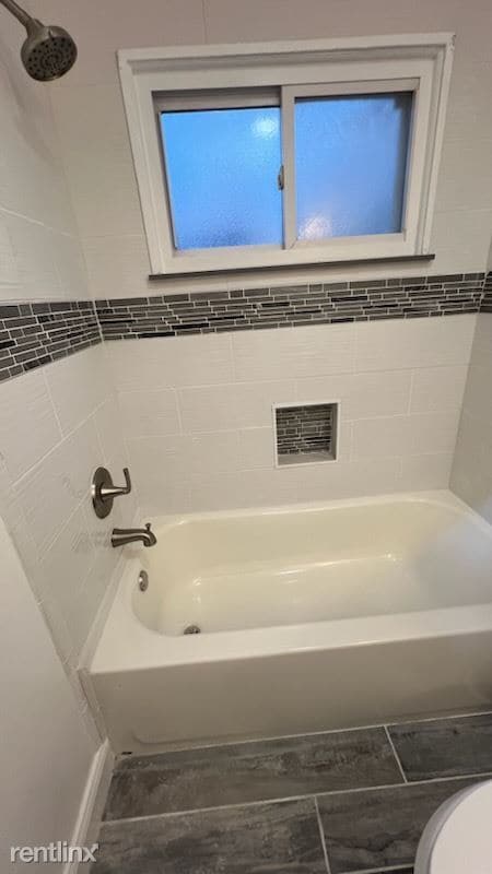 Building Photo - 3 br, 1.5 bath House - 23070 Scotia Rd
