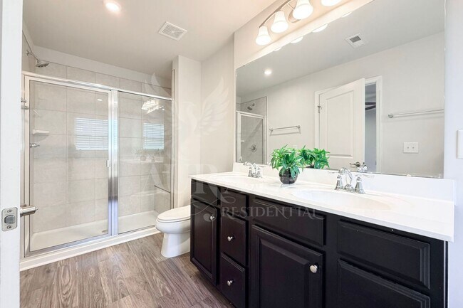 Building Photo - 428 Cross Country Way