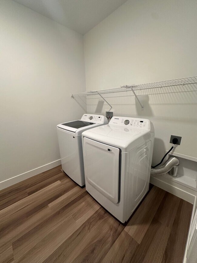 Building Photo - BRAND NEW Condo in Herriman!!!