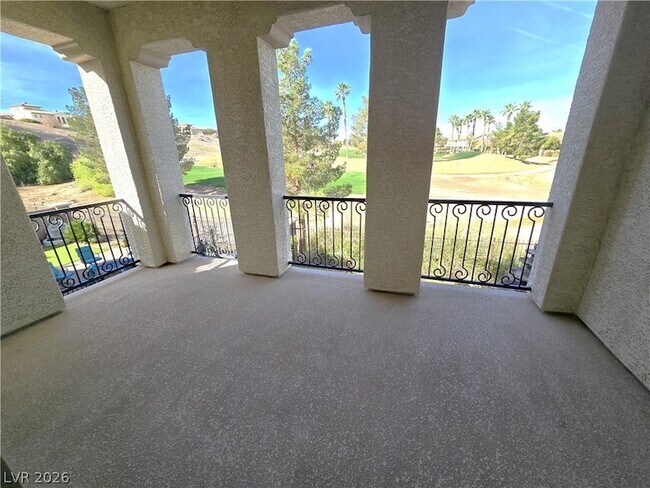 Building Photo - 927 Via Canale Dr